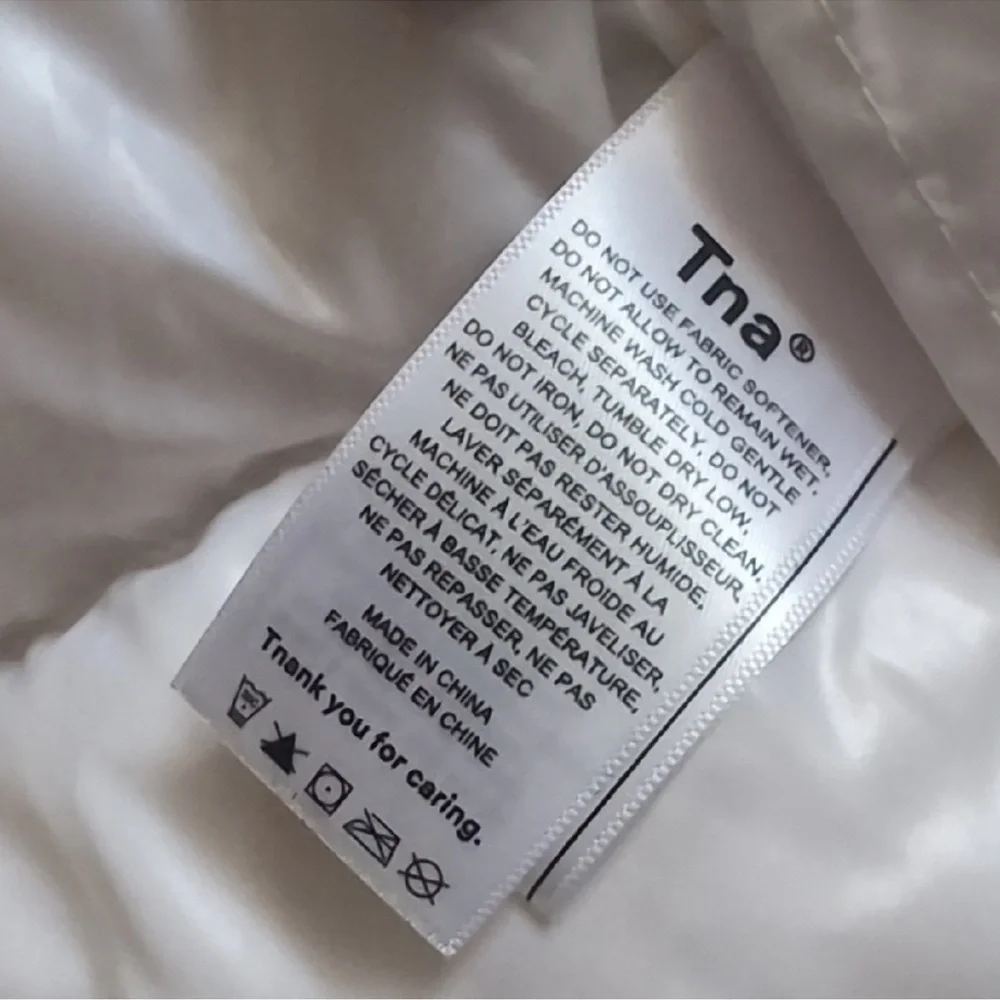 Aritzia TNA SuperPuff Vest White - Picture 3 of 7